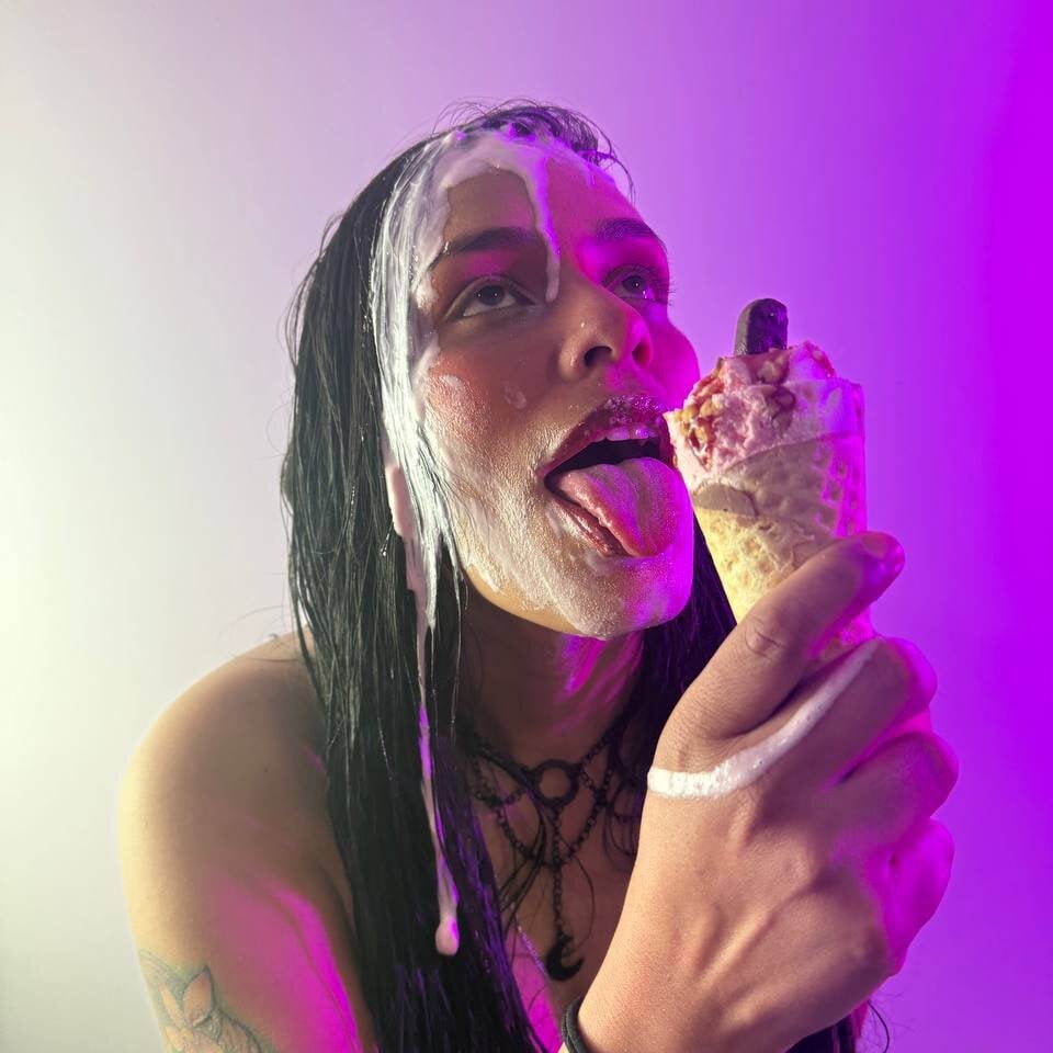 upskirt_squirt96 from stripchat