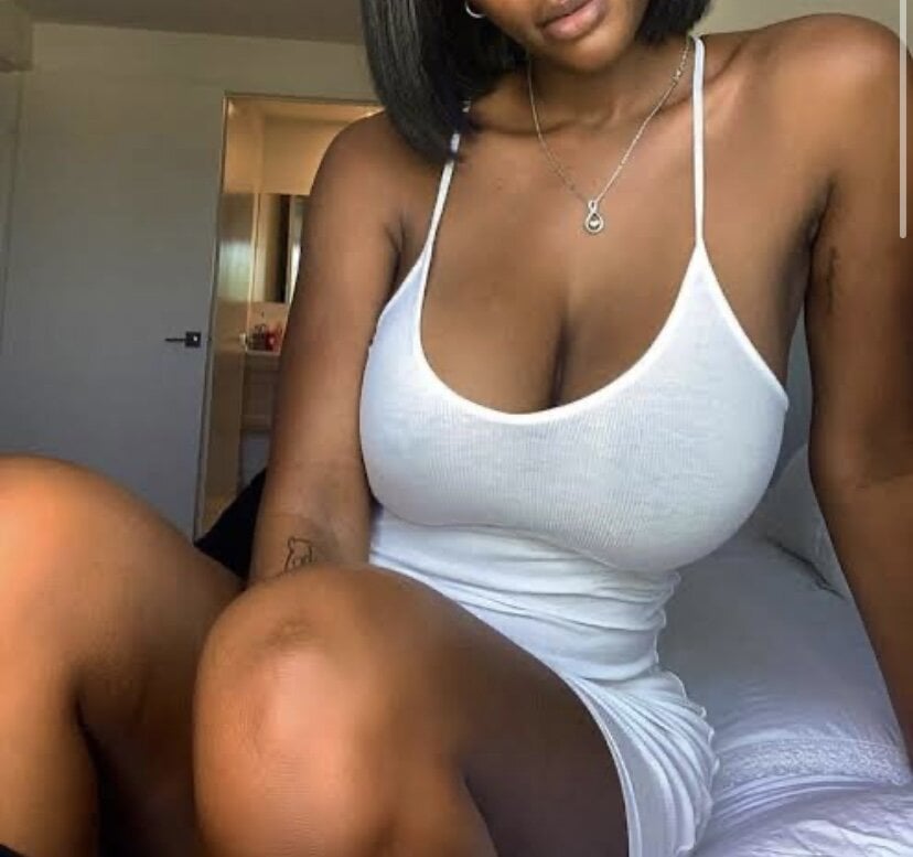 Luscious_taria's Offline XXX Chat