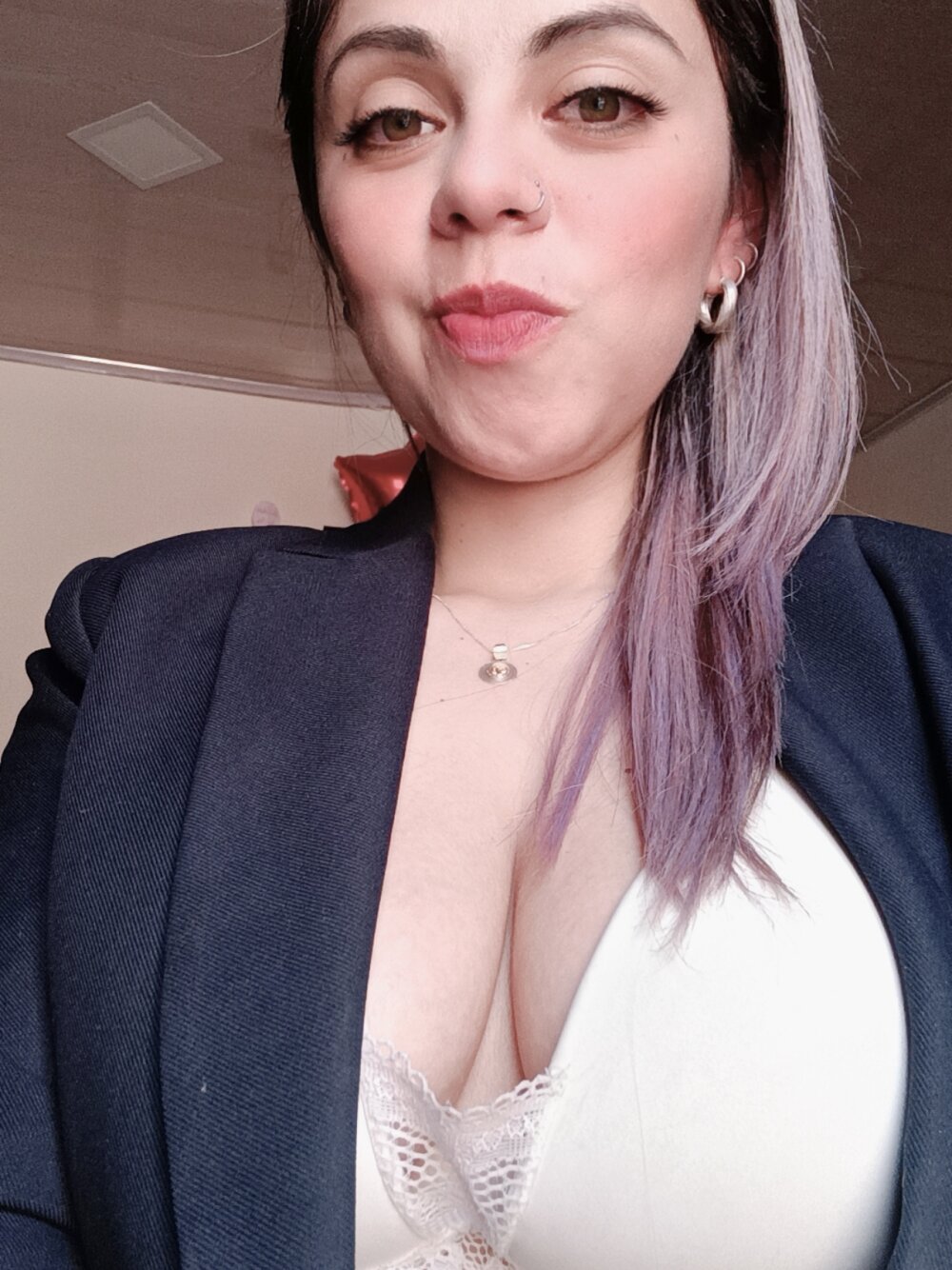 Emily-- 🚝 free sex chat