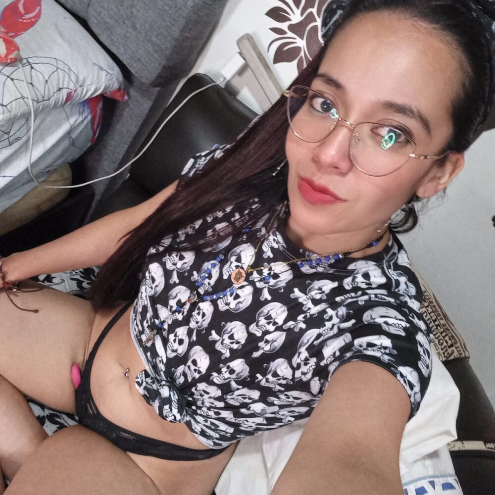 penelope_15 📔 adult webcam chat