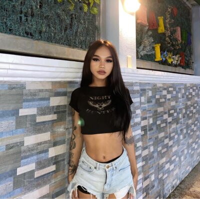 Alluring_Erin Avatar