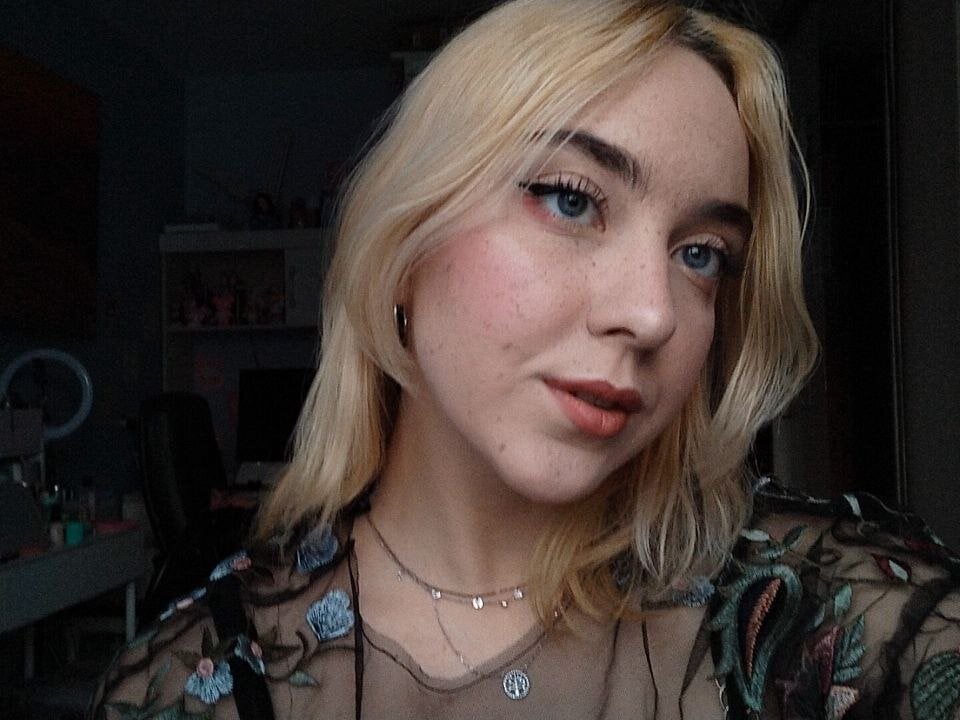 sexlivecamsites.com evamady livesex profile in french cams