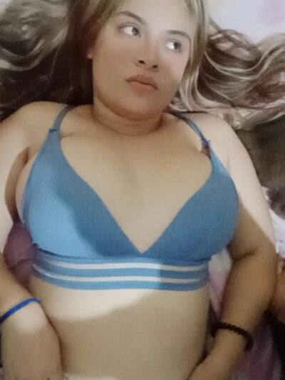 nahia_s1 from stripchat
