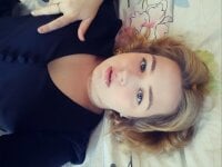 AdeleBelle অফলাইন চ্যাট রুম