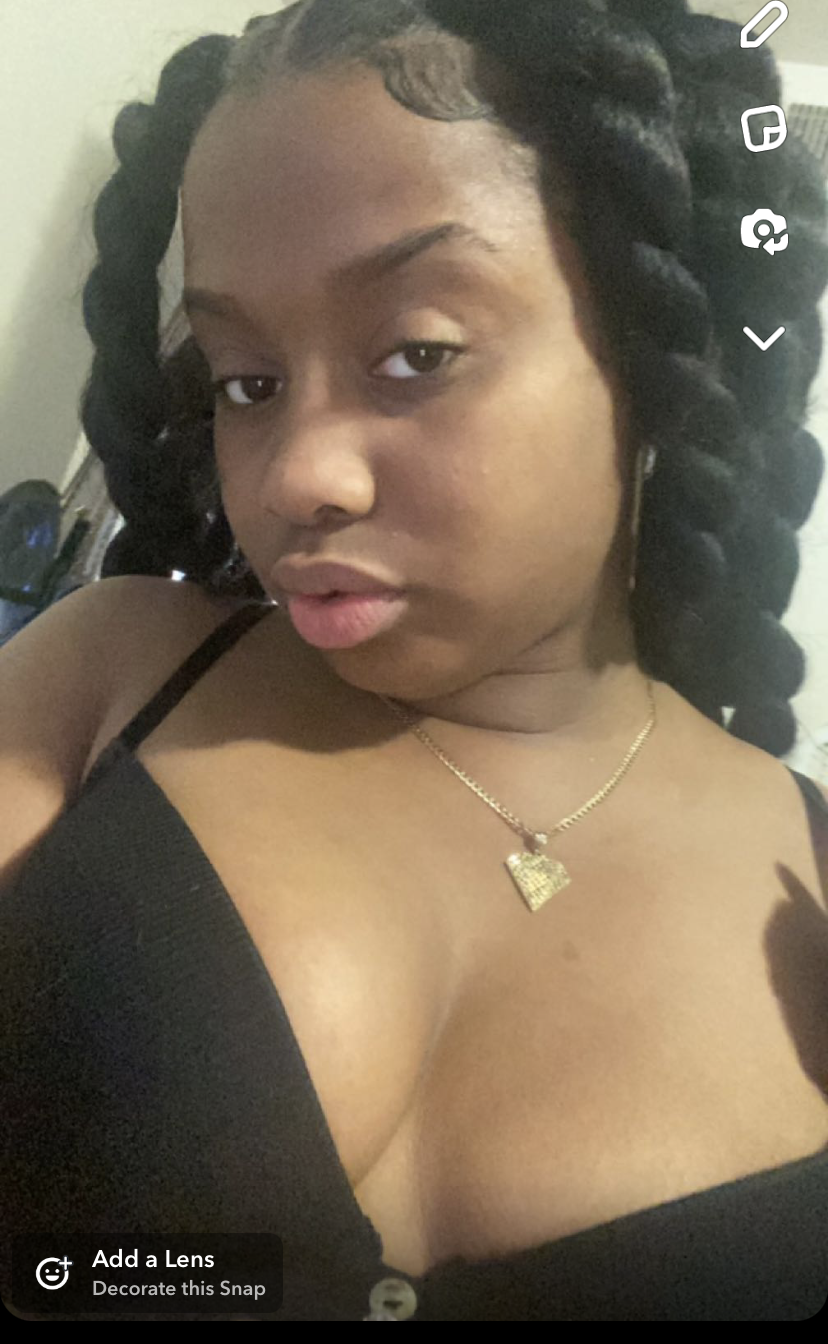 exotic_caprice22 Adlı Modelin Çevrimdışı XXX Sohbeti