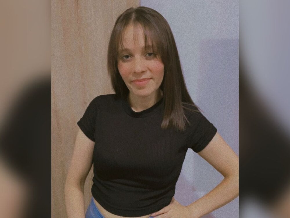 Watch Isabella5_Brown_ live on cam on StripChat