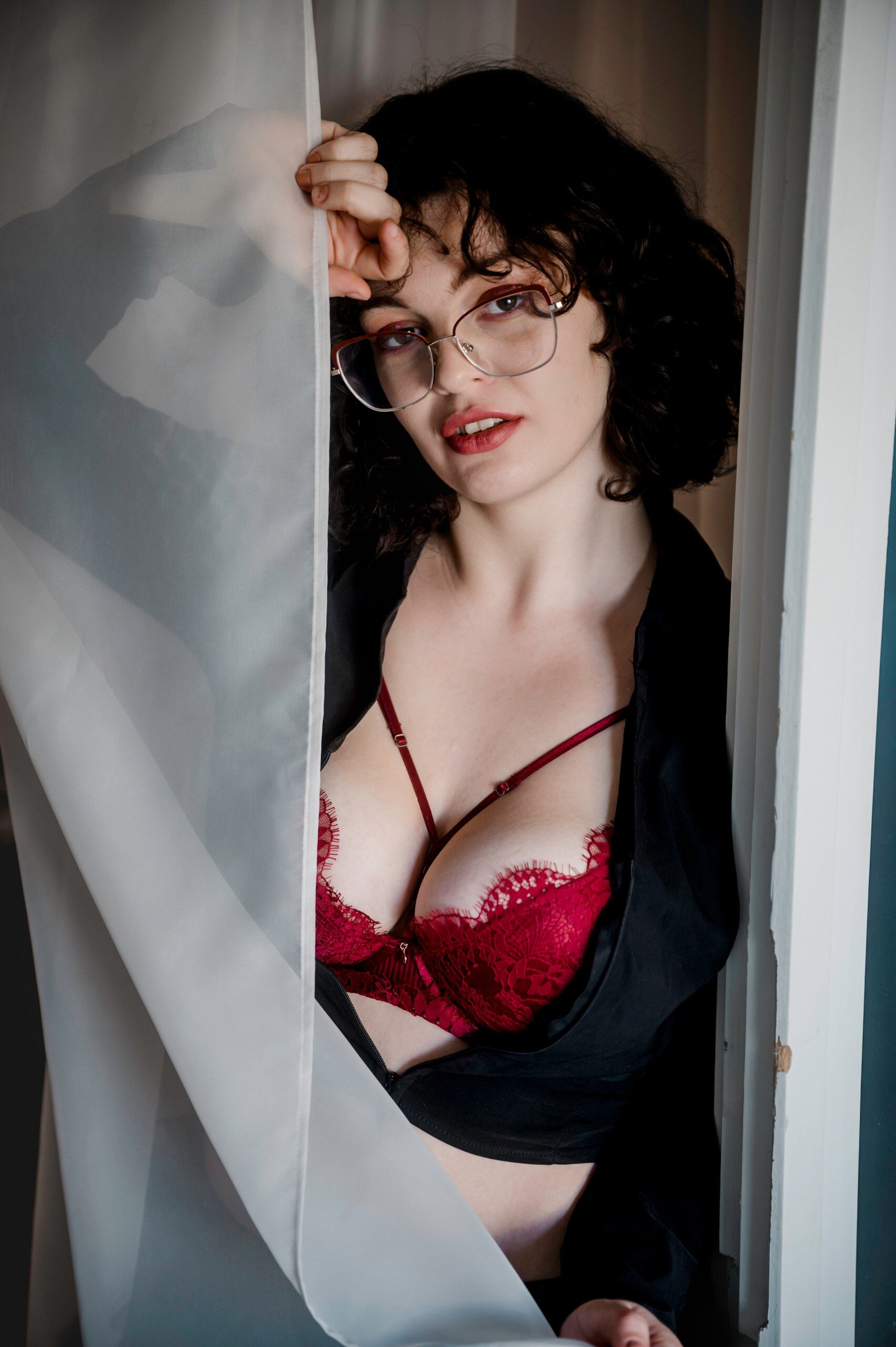 CurlyVixen