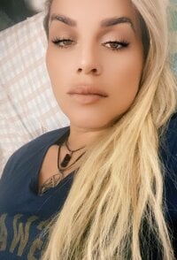 HelllBlondRJ offline chatszobája