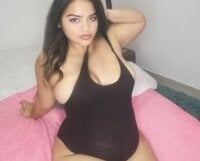 layla_squirthot's Offline Chat Room