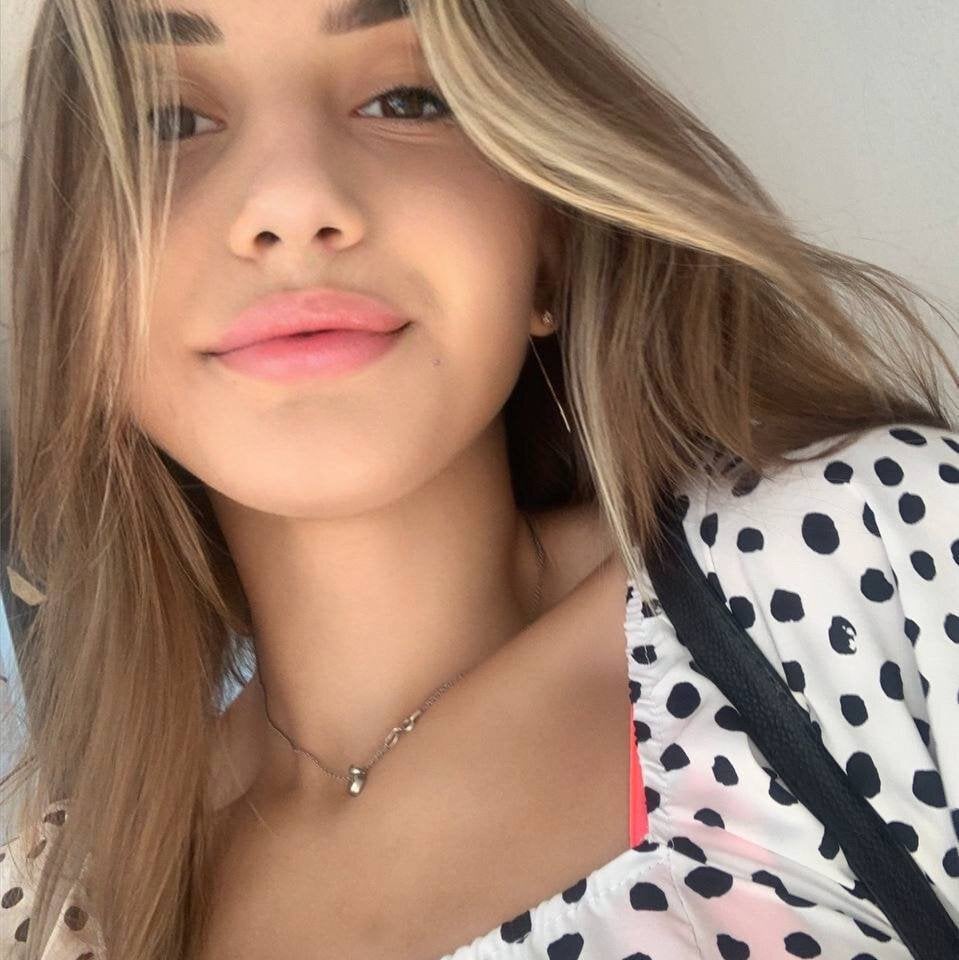 stripchat ginnyqueen webcam profile pic via 6livesex.com