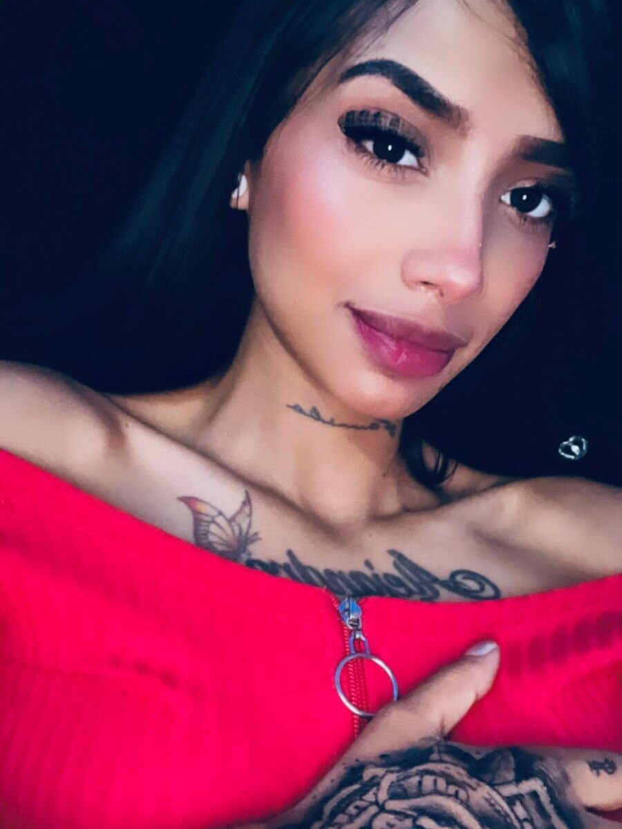 elivecams.com karlaslutskinny__ livesex profile in in-neighboring-room cams