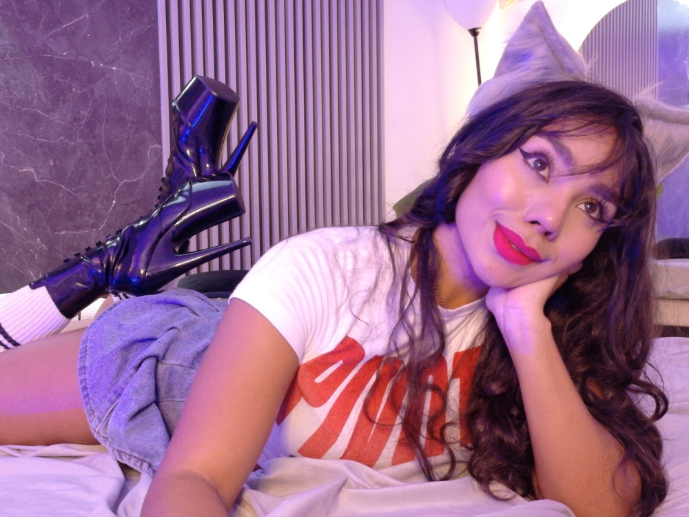 free6cams.com selenaabatti_ livesex profile in gangstas-paradise cams