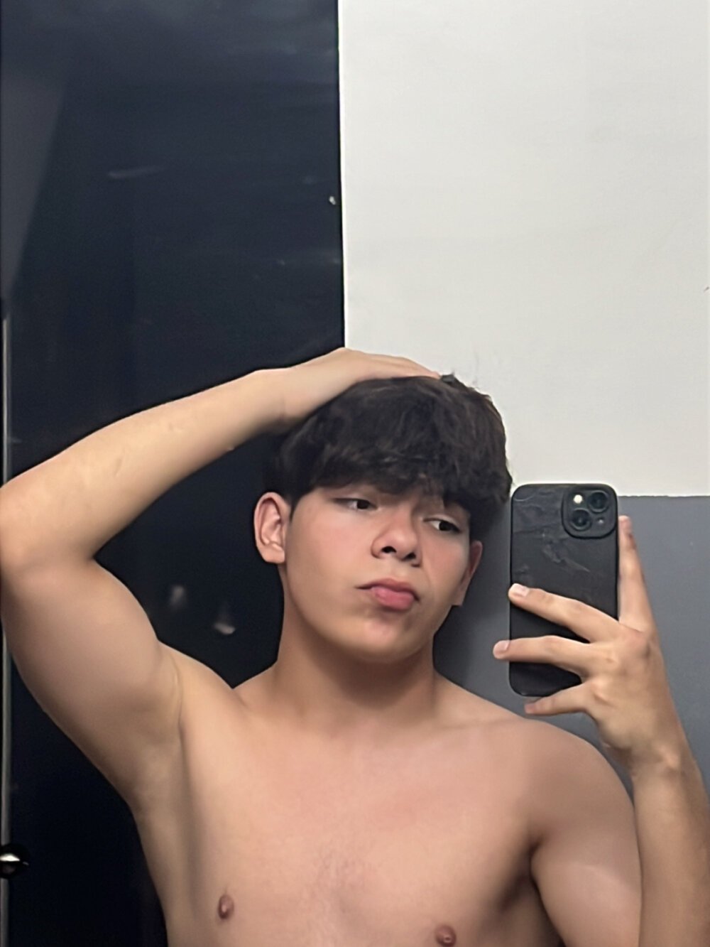 gothicboy18 from stripchat