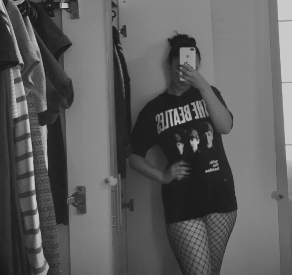 watchgirlcam.com seleneblood_ livesex profile in in-ur-walls cams