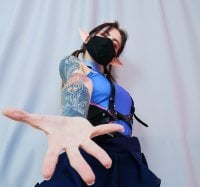 Alice_madeyes' Offline Chat Room
