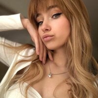 LuciaYoung