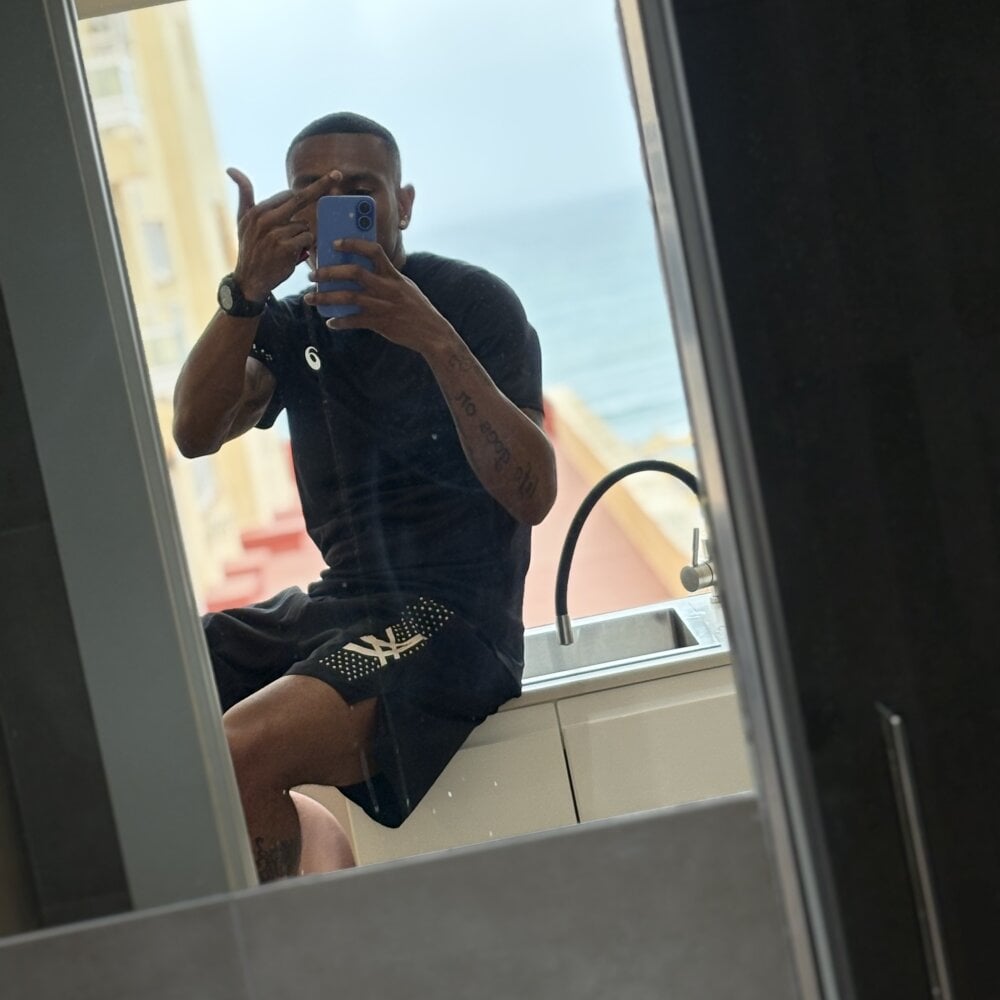 IJ_couple's Offline XXX Chat