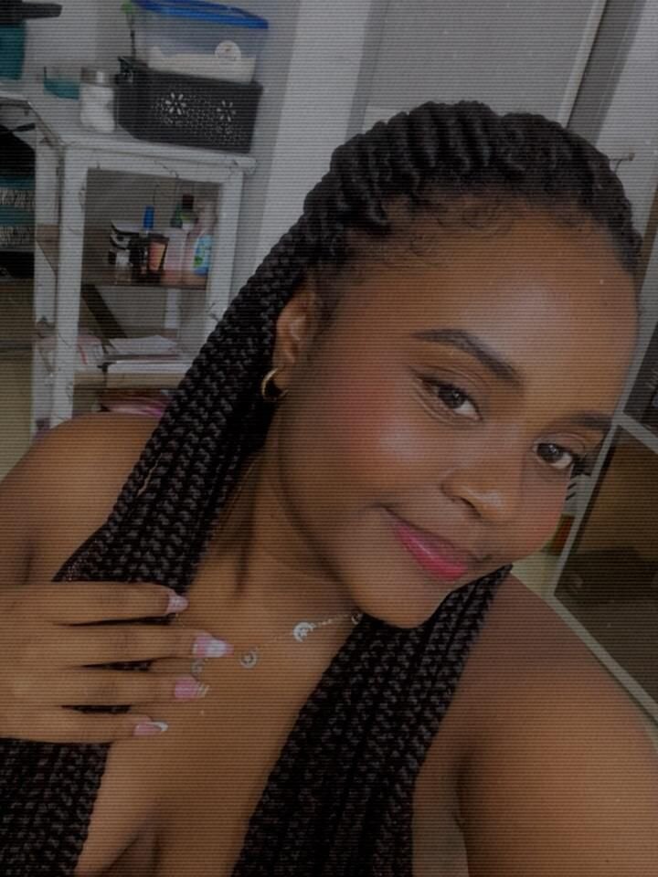 pornsexycams.com roxy_vixen_cr livesex profile in curvy cams