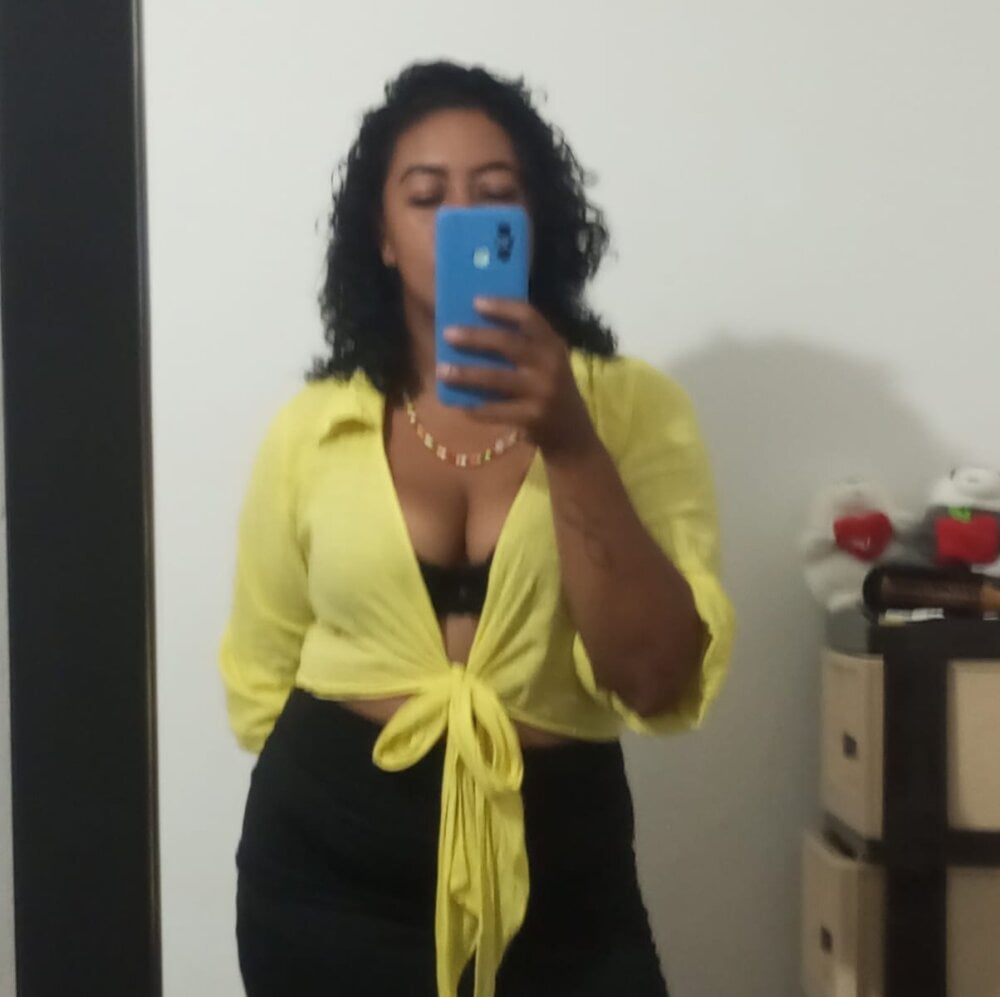 myliveeroticcams.com munecaoscura livesex profile in ebony cams