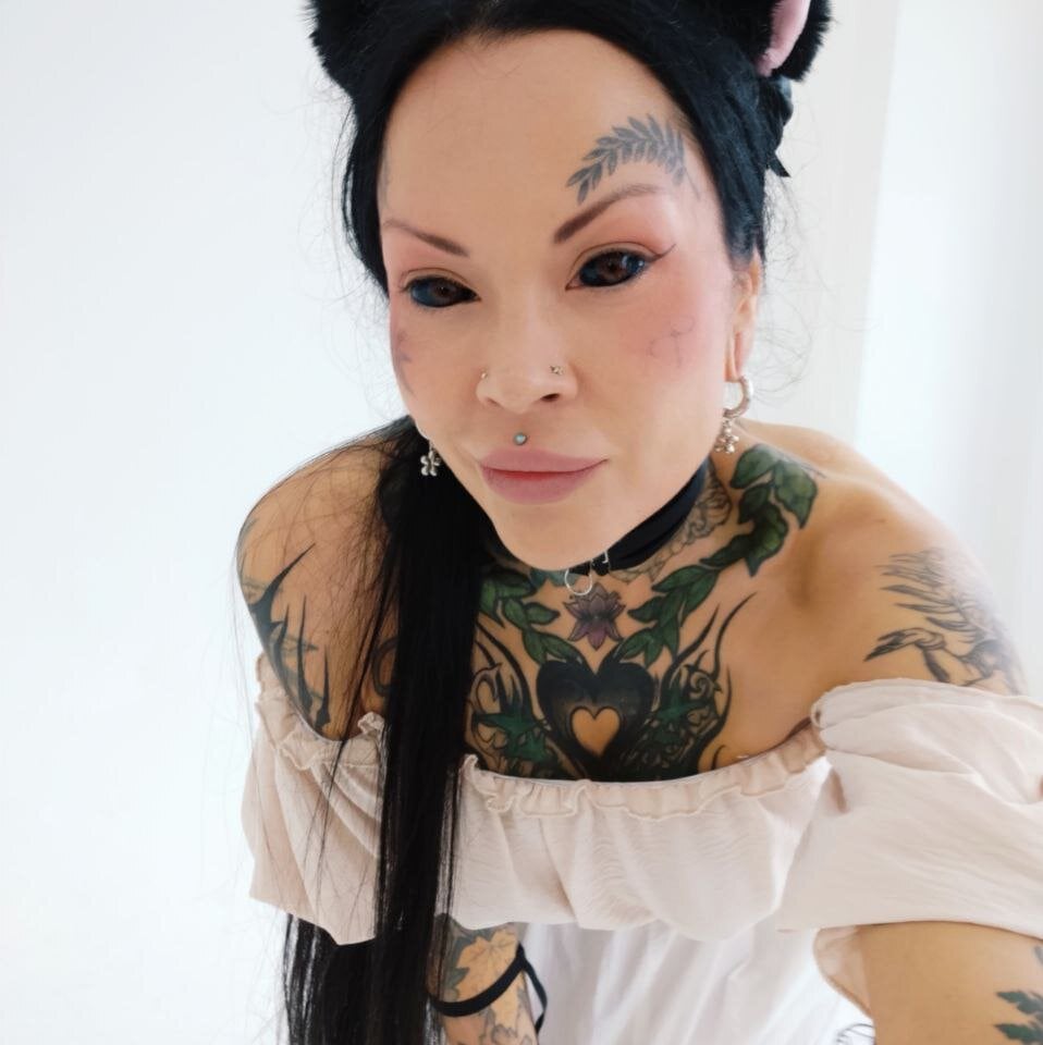 Megan_Black_Moon's Live XXX Chat
