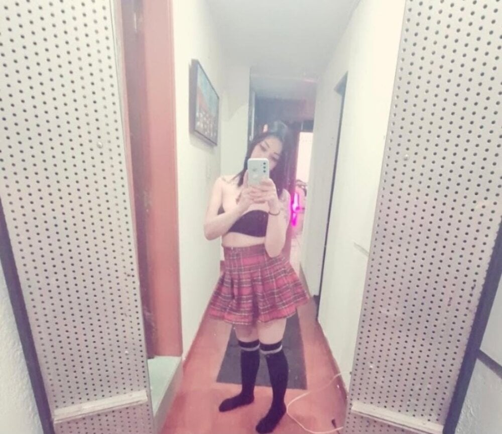 juanita-69's Offline XXX Chat