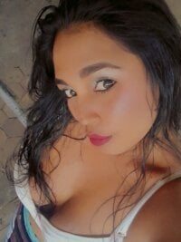 Nataly_Belton's Offline Chat Room