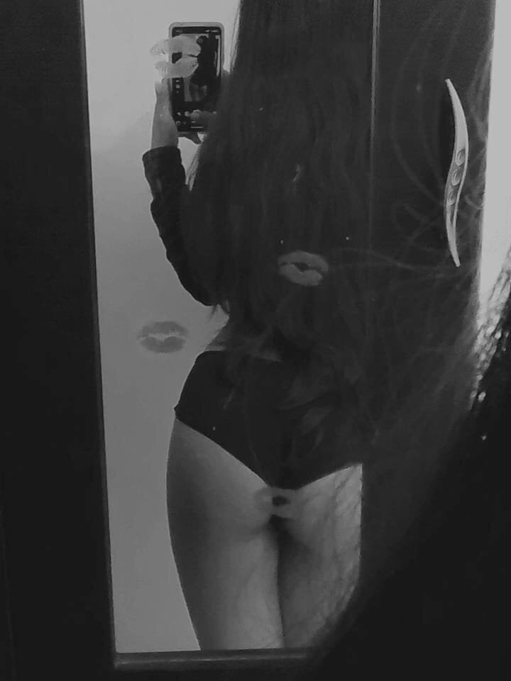 emma_holly profile