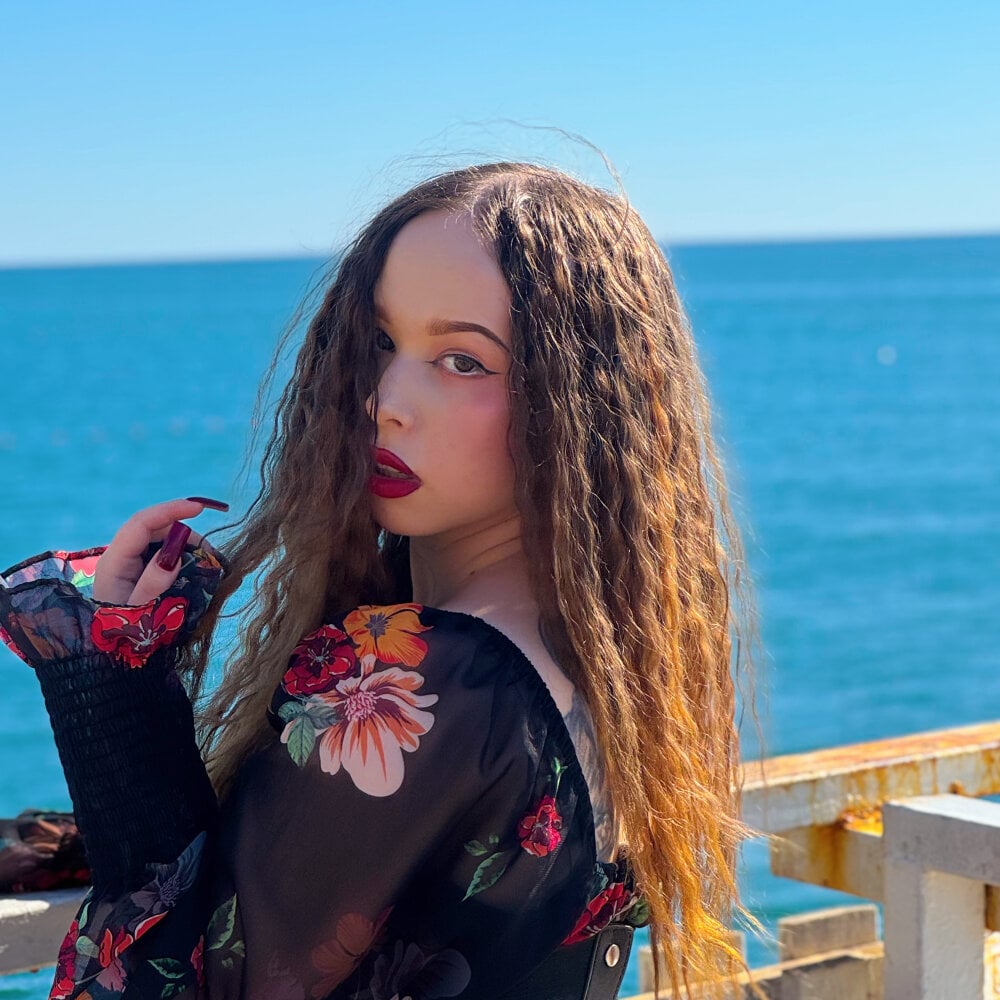 247camsex.com alise_kittyy livesex profile in french cams