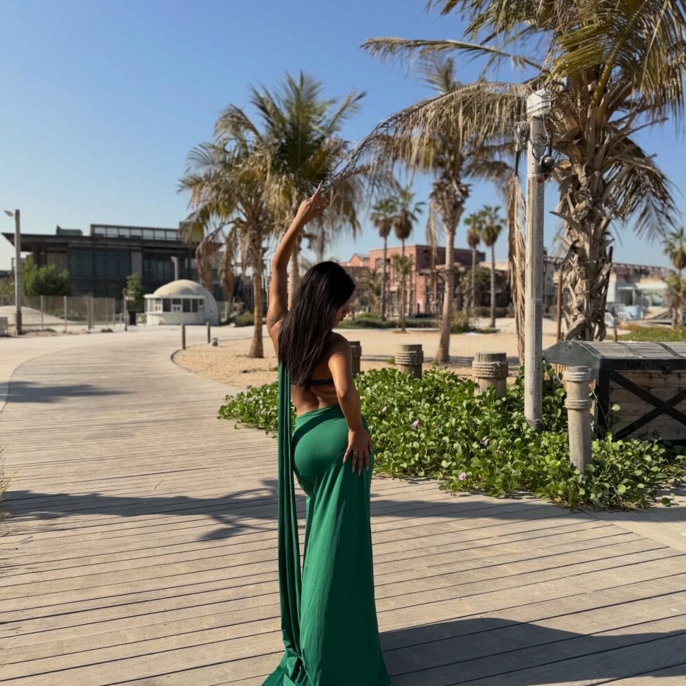 sexlivecamsites.com indianhasinna livesex profile in trimmed cams