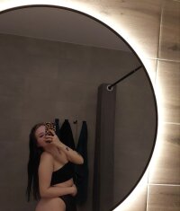 NikaBrook's Offline XXX Chat