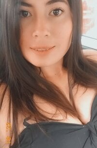 KELSIE1995-'s Offline Chat Room
