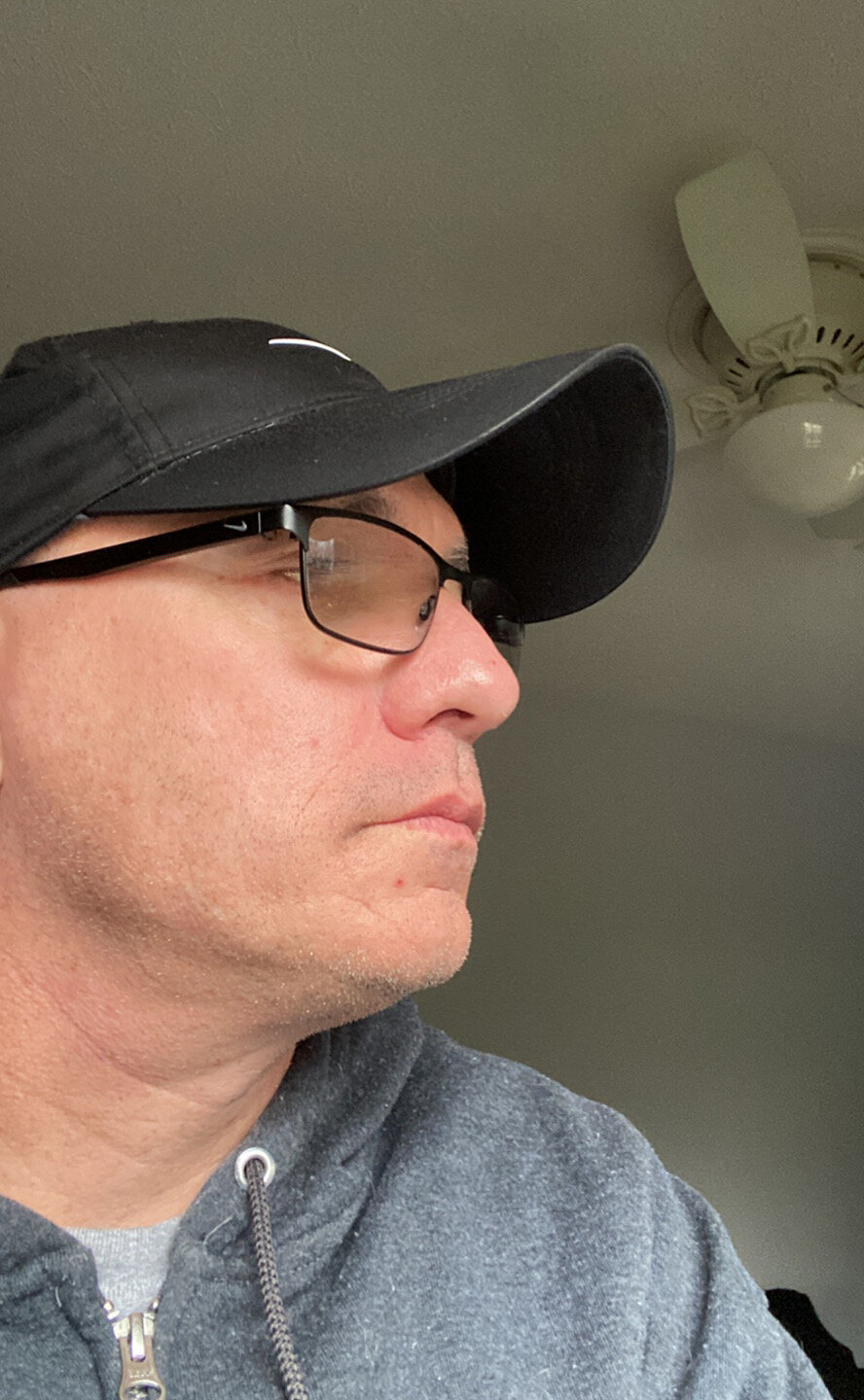 Kneetoe2025's most recent online preview