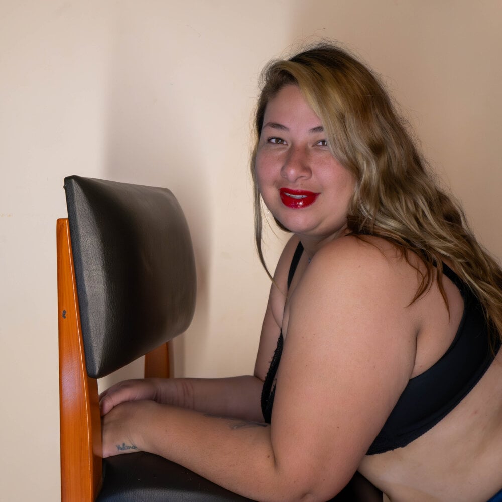 newporncams.com perla_mendoza livesex profile in spanish cams