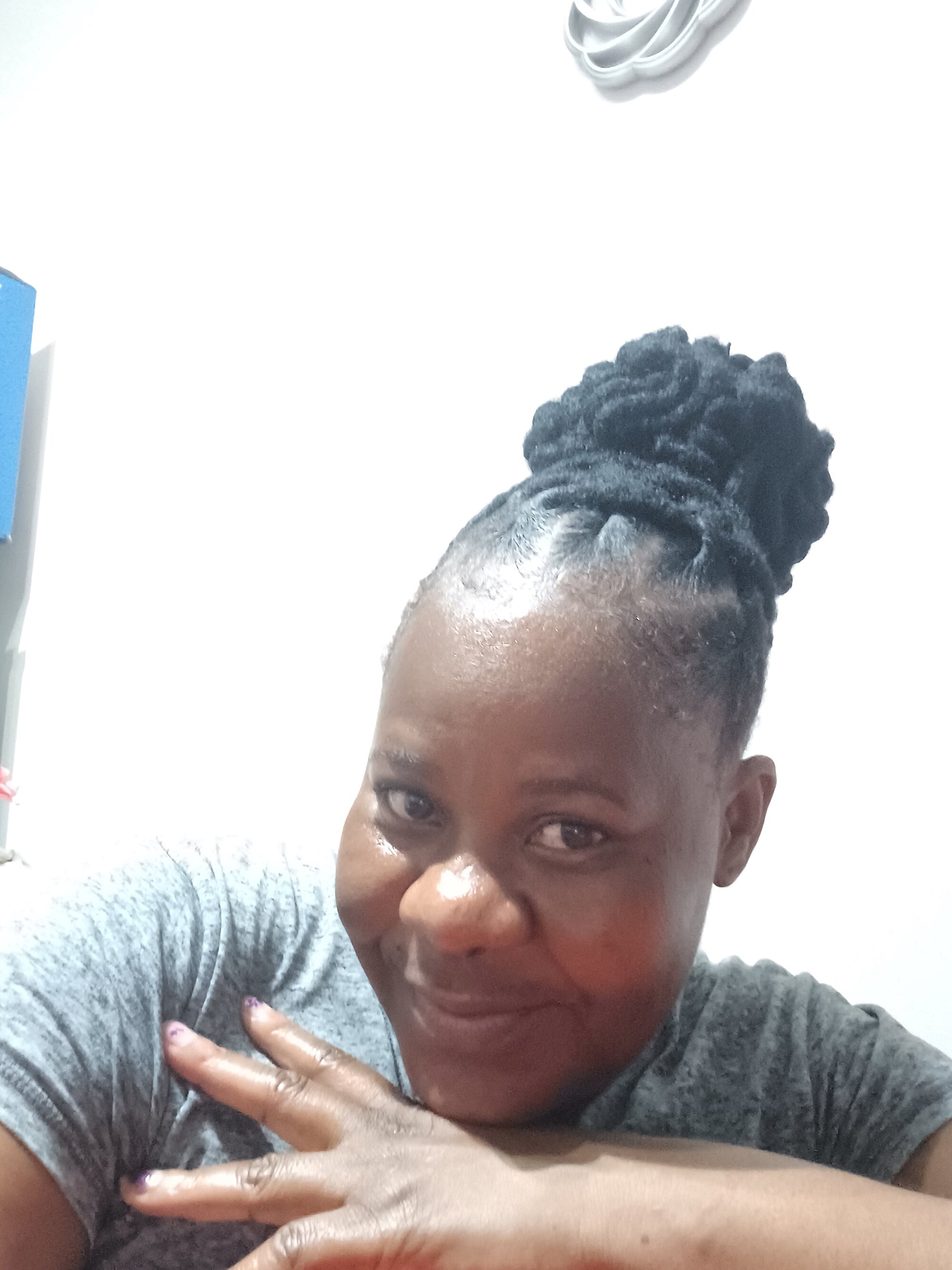 Queenbee7979