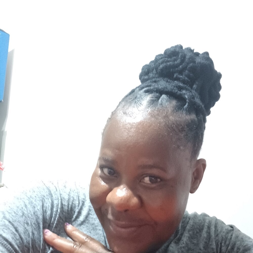 queenbee7979
