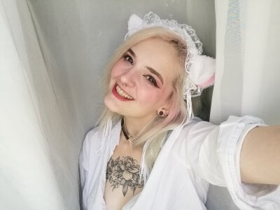 Cutie_Adelia - piercings