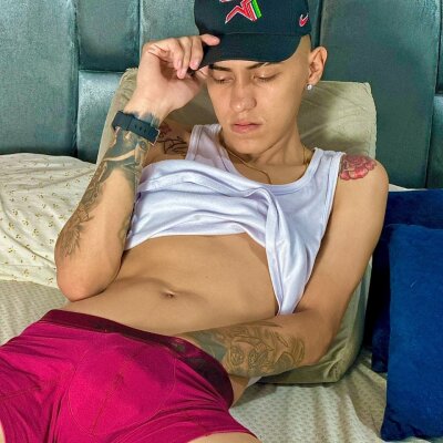 MR_BOY_BIGCOCK Avatar