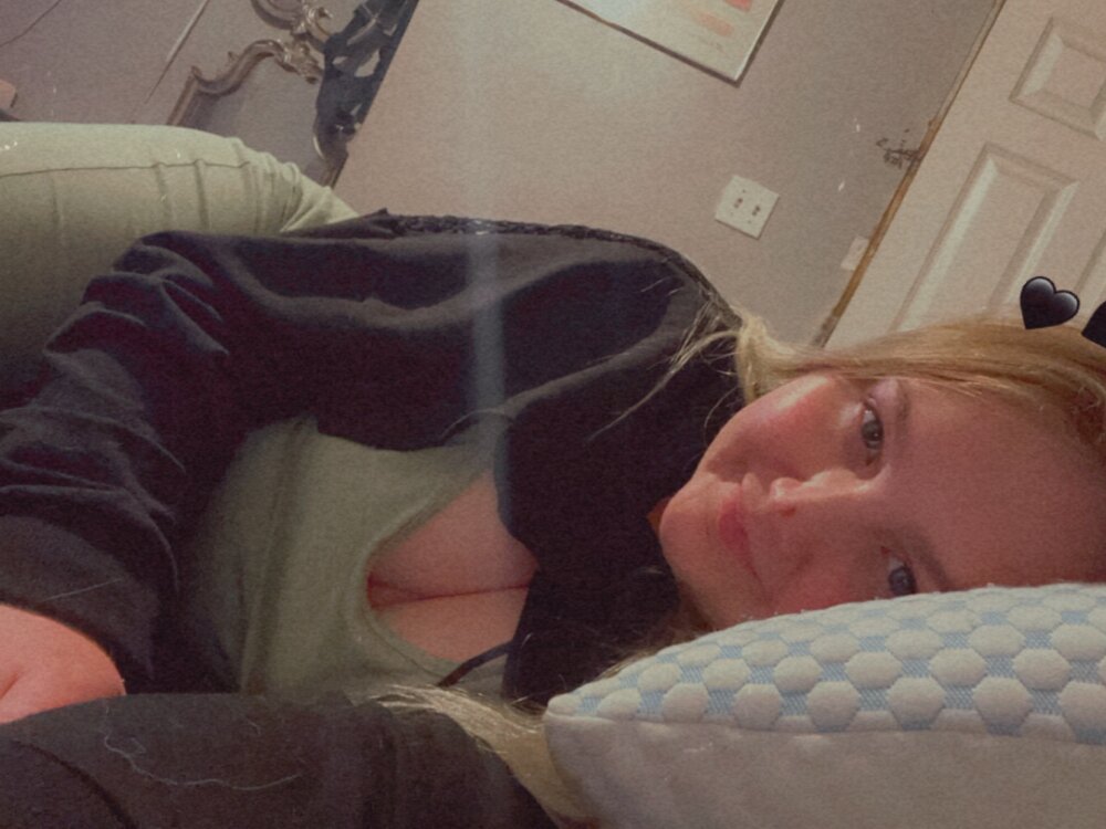 Live sex webcam photo for PhatAssBlond #289981723