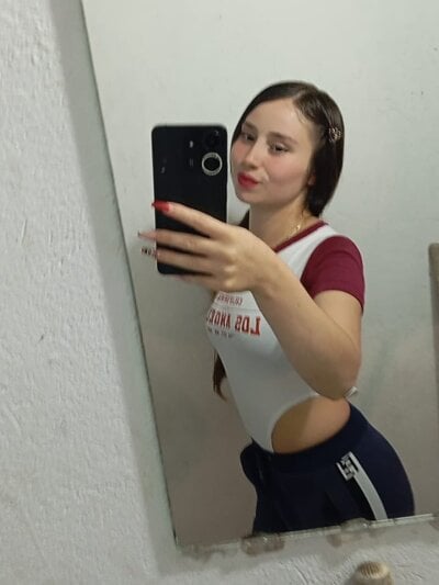 Ariana18_b - lovense