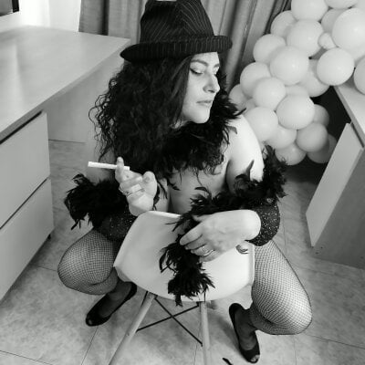 Melannyfoxxx Female Stripteaselatin XXX Live Cam