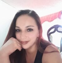 Chistine_Stone's Offline Chat Room