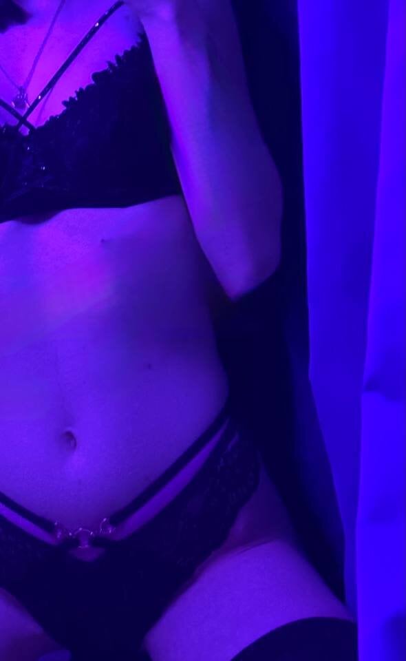 sexlivecamsites.com venzd livesex profile in in-your-darkest-and-lustful-dreams cams