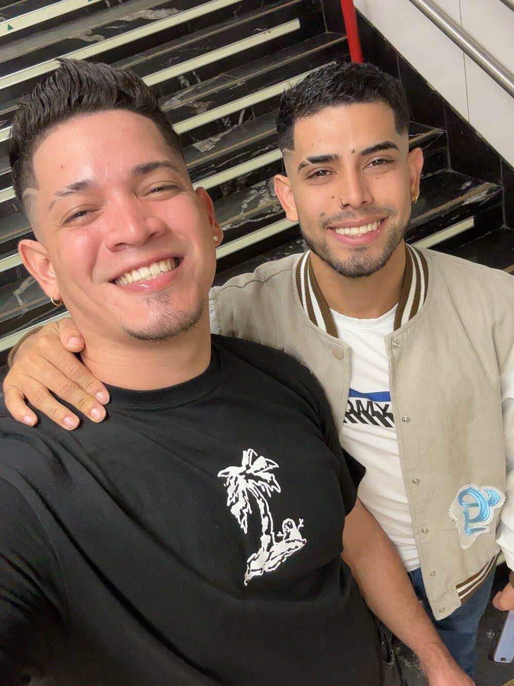 Chicos_defiesta's Offline XXX Chat