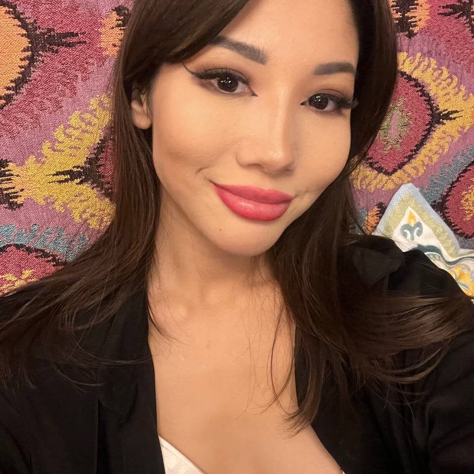 Amelia_kan Cam Model: Free Live Sex Show & Chat | Stripchat