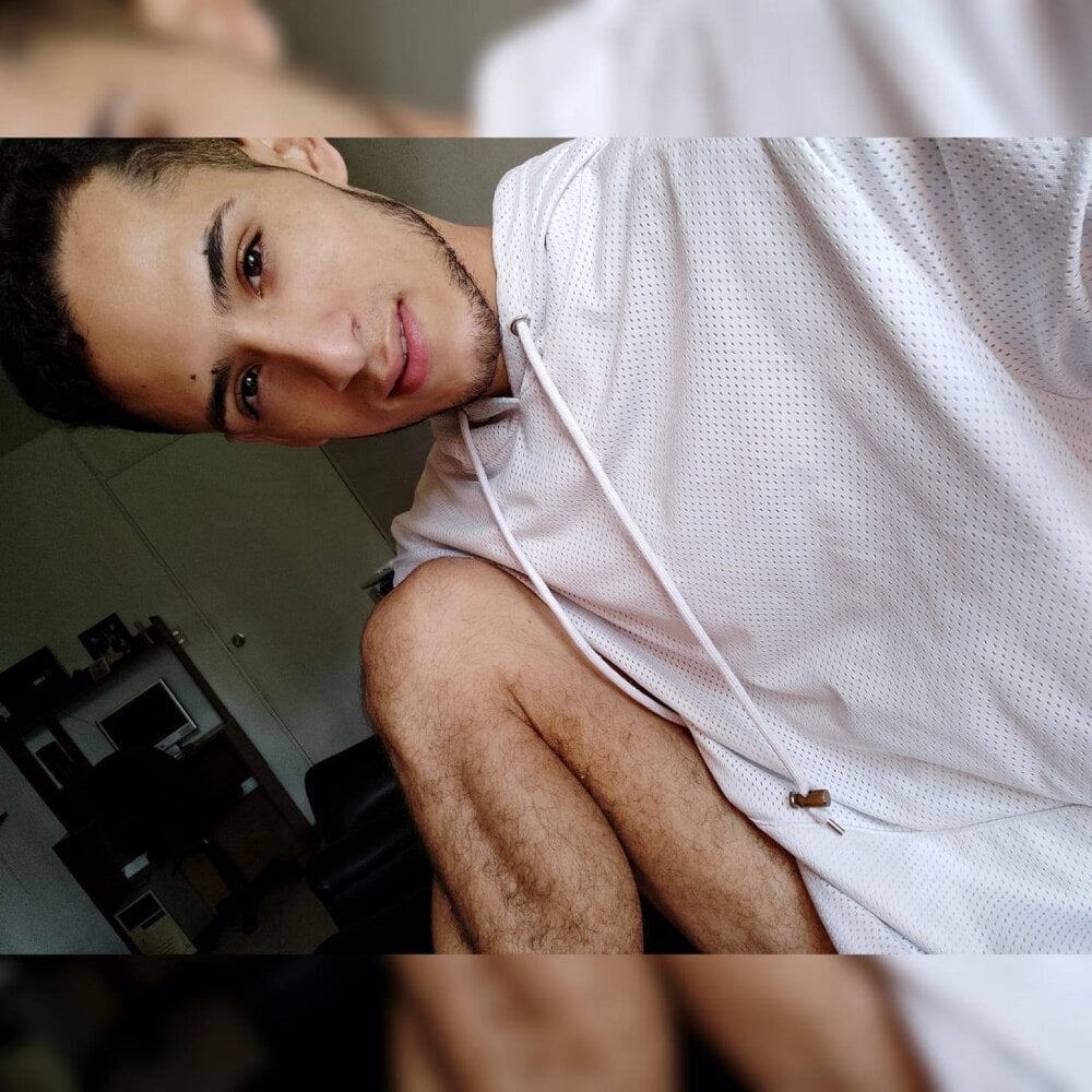 clouter_worldd Profile Image