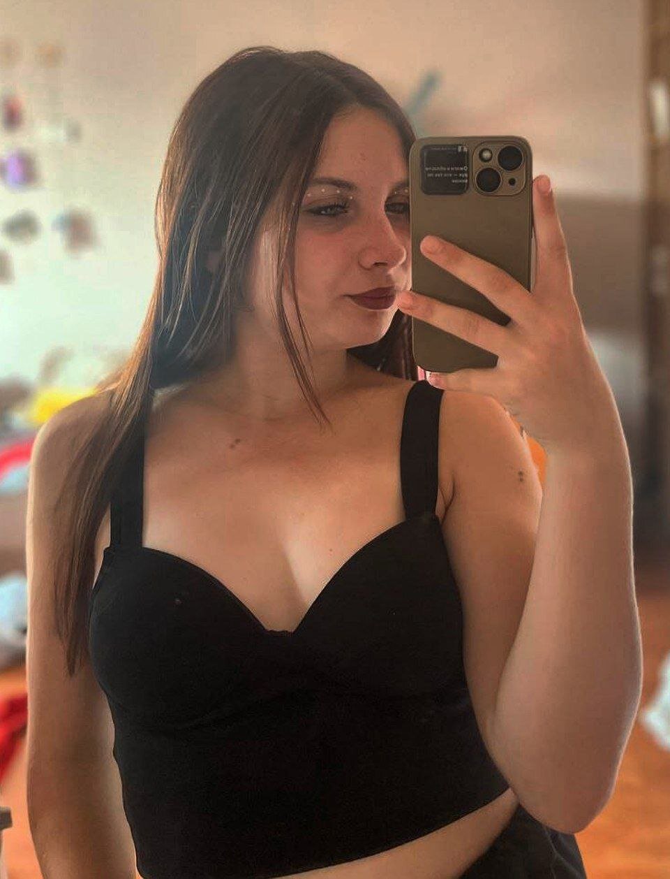 anna_fox18