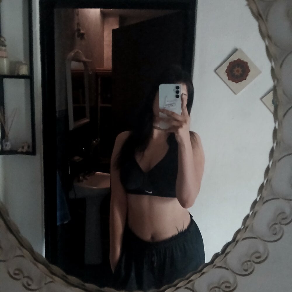 iluvcams.com ladydark25 livesex profile in straight cams