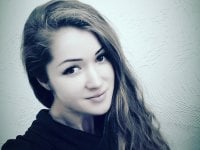 JullieTeen's Offline Chat Room