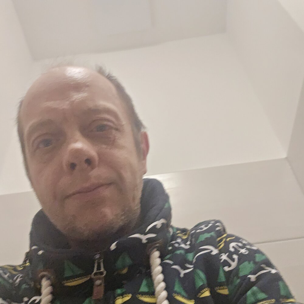 Toschi1981's Offline XXX Chat