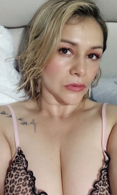 Ivyy_Green_ - colombian